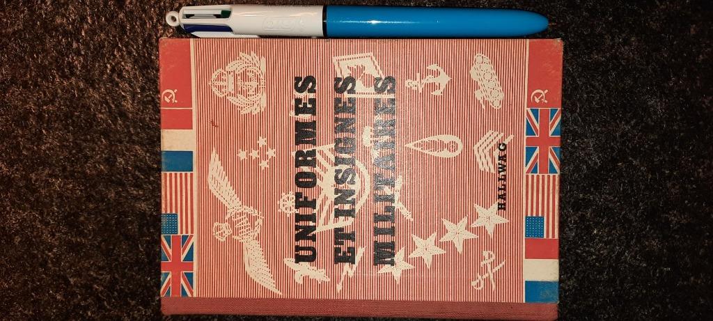 Insignes militaires uniformes HALLWAG FR US UK URSS, Enlèvement ou Envoi
