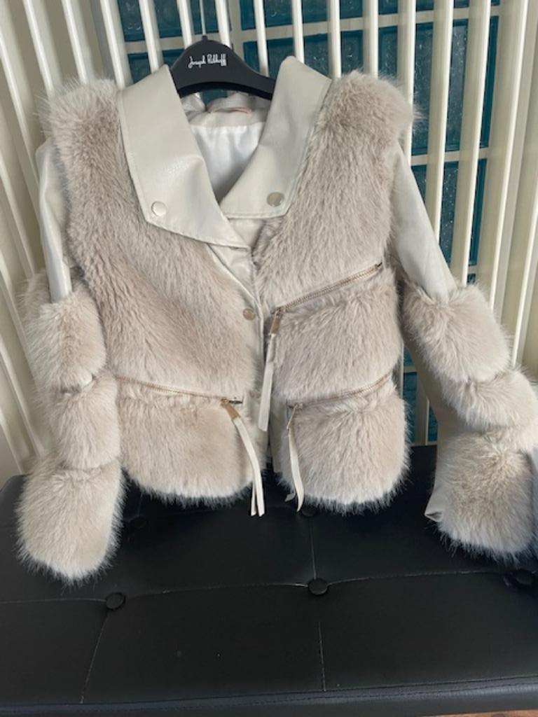 Prachtige winterjas grijs  S/M  NIEUW, Ophalen of Verzenden, Nieuw, Maat 38/40 (M), Grijs