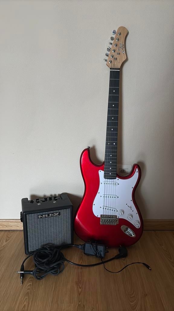 Guitare électrique type Strat rouge +ampli NUX, Pack complet, Enlèvement, Comme neuf