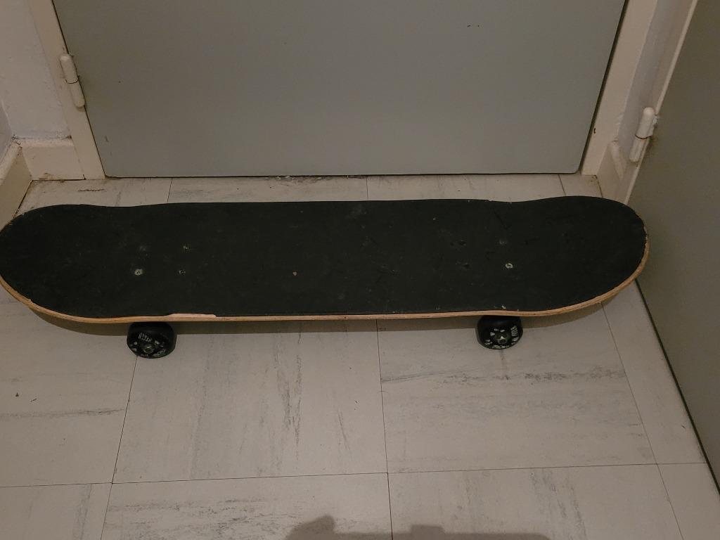 oxelo skateboards met zwarte wielen, Sport en Fitness, Skateboarden, Zo goed als nieuw, Skateboard, Ophalen