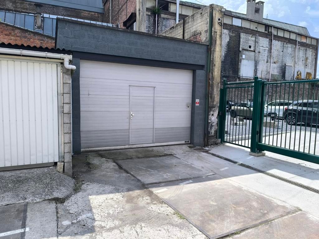 ****ENTREPÔT À LOUER À HERSTAL****
