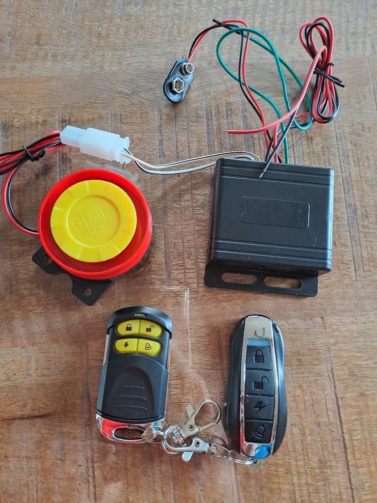 ALARME ANTIVOL POUR MOTO, SCOOTER, QUAD, VOITURE (possibilit, Enlèvement, Neuf