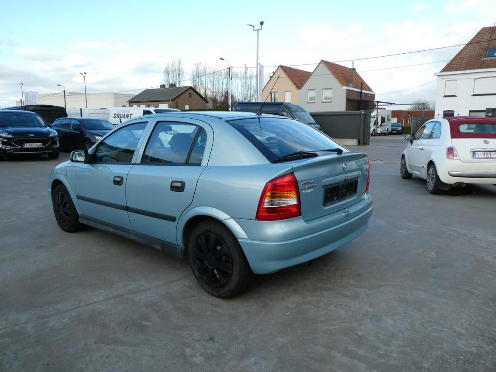Opel Astra 5d 1.4 i essence EXPORT, 144 g/km, Boîte manuelle, Noir, 5 portes