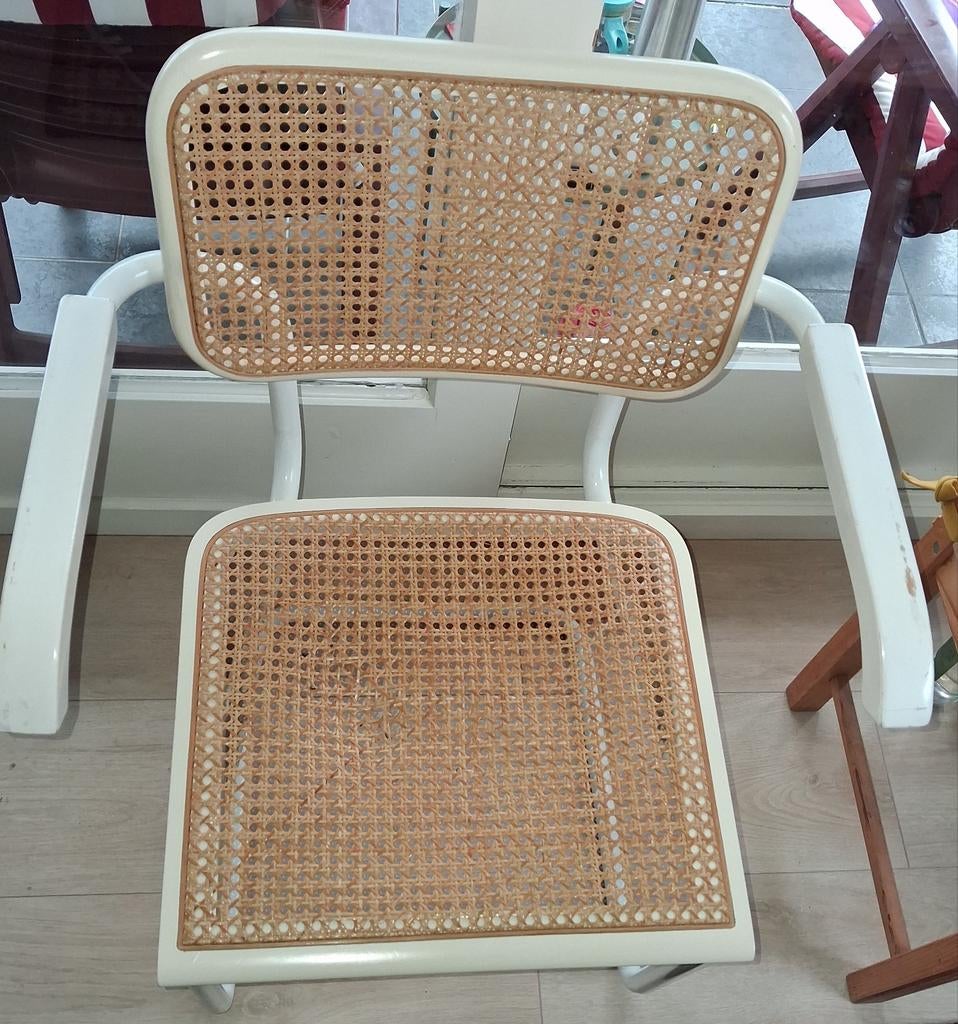 Stijlvolle Rotan Stoel–Vintage Look–Klein Gebrek (zie foto), Huis en Inrichting, Ophalen, Wit