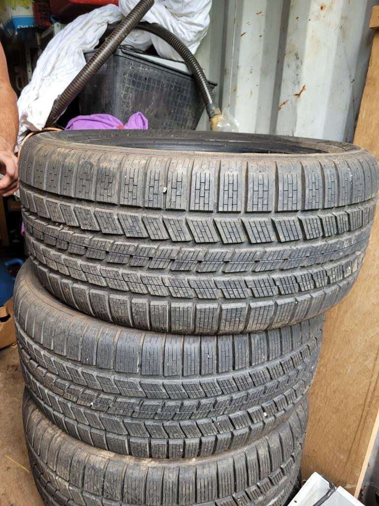 winter sneeuwbanden Pirelli 275 45 R19, Auto-onderdelen, Banden en Velgen, Ophalen, Band(en)