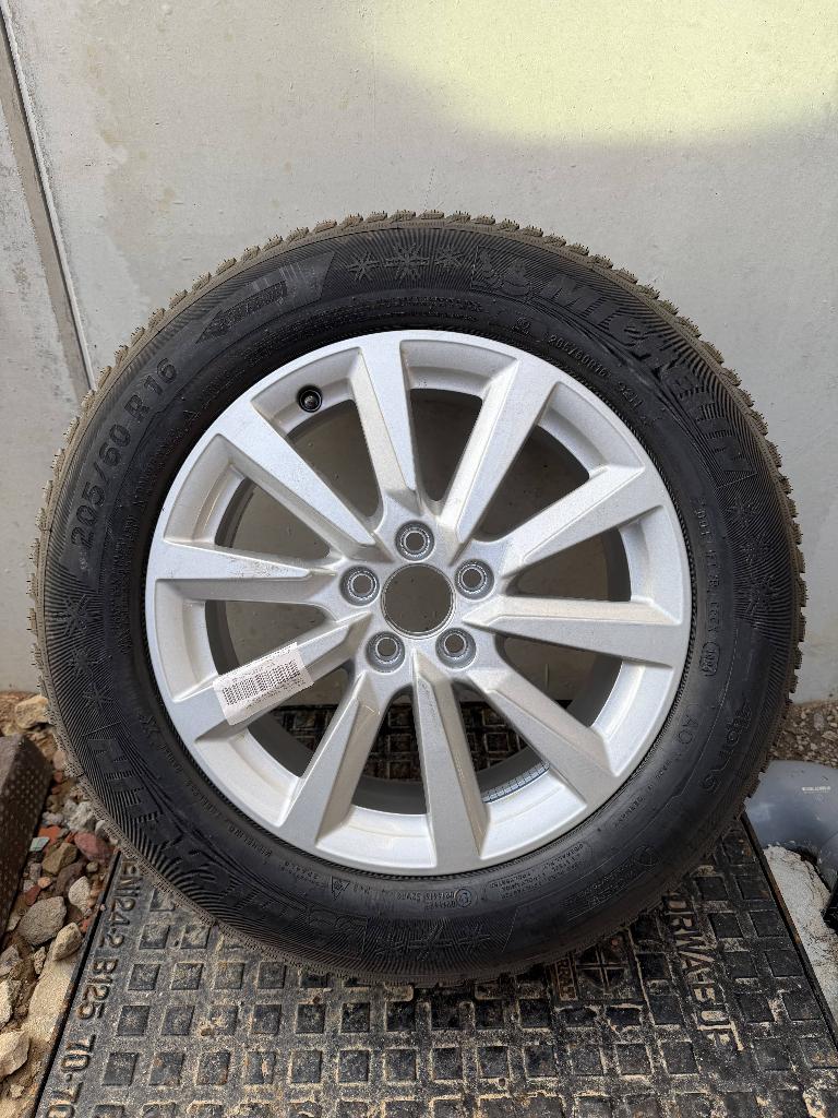 Winterkit / Winterset - Velg + Band - Audi A1 - 205/60R16, Auto-onderdelen, Banden en Velgen, Banden en Velgen, Winterbanden, 16 inch