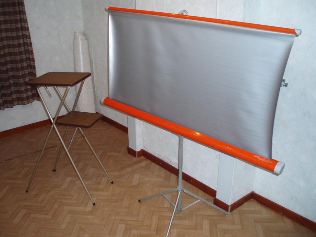projectietafel - scherm in intussen verkocht, Ophalen, Gebruikt