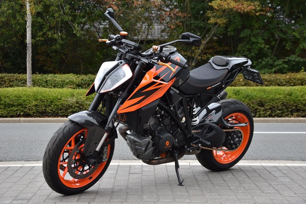 KTM - 1290 SUPERDUKE R - Incl. TECHPACK, 2 cilinders, Motorrijbewijs A, Handvatverwarming, Bedrijf