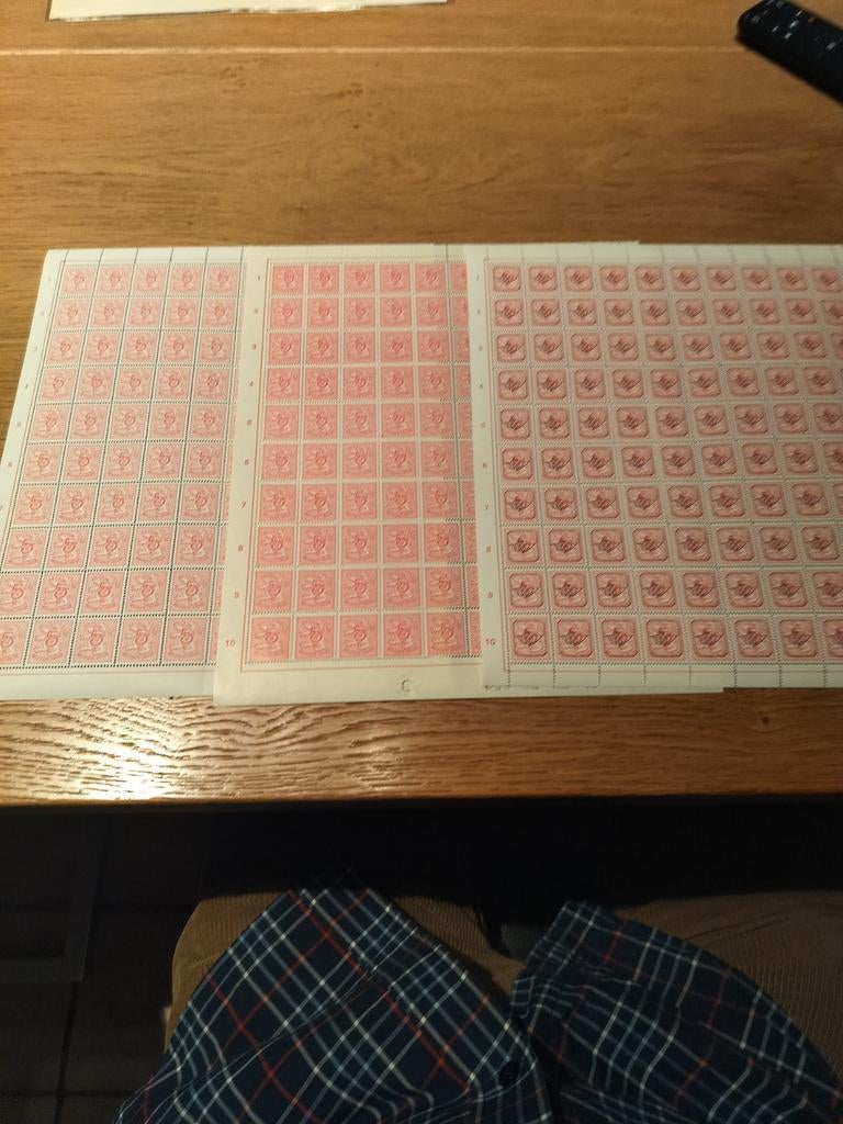 3 vellen 100 zegels heraldische leeuw 5 centimen, Tuin en Terras, Ophalen of Verzenden