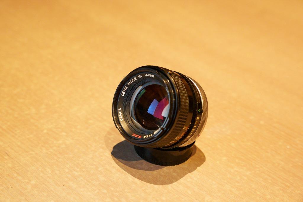 Canon 50mm f/1.4 S.S.C. met hoesje. review test, Ophalen of Verzenden, Gebruikt, Spiegelreflex, Canon