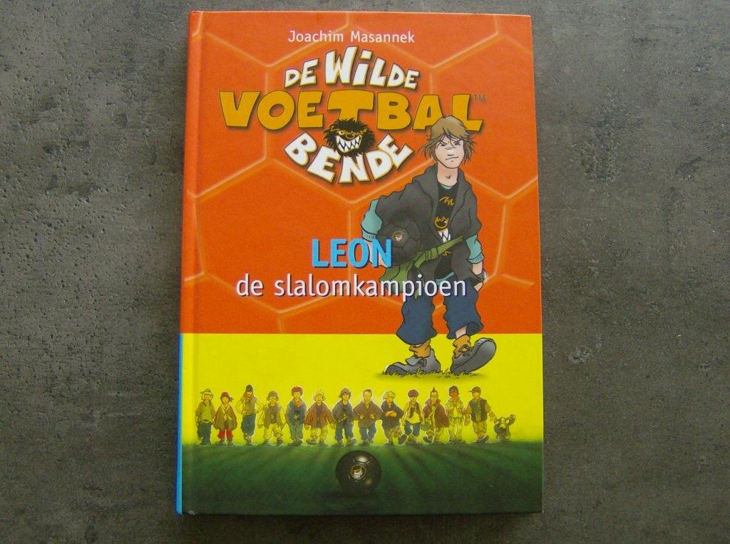 De Wilde Voetbalbende - LEON de Slalomkampioen - J. Masannek, Ophalen of Verzenden