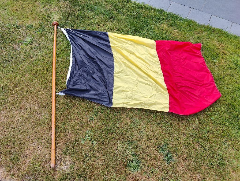 Belgische vlag op houten stok, Diversen, Ophalen