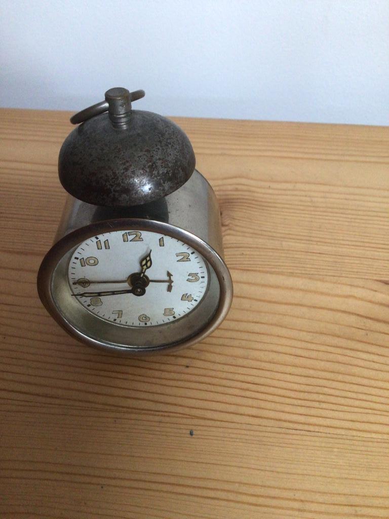 Petit reveil avec sa cloche très rare de collection, Enlèvement