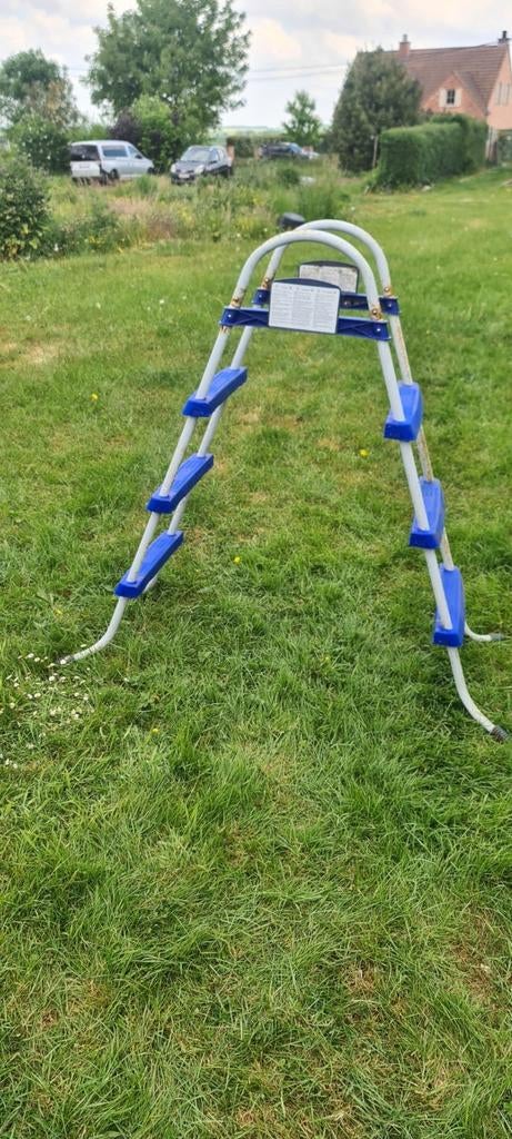 Echelle pour piscines, Enlèvement, Comme neuf