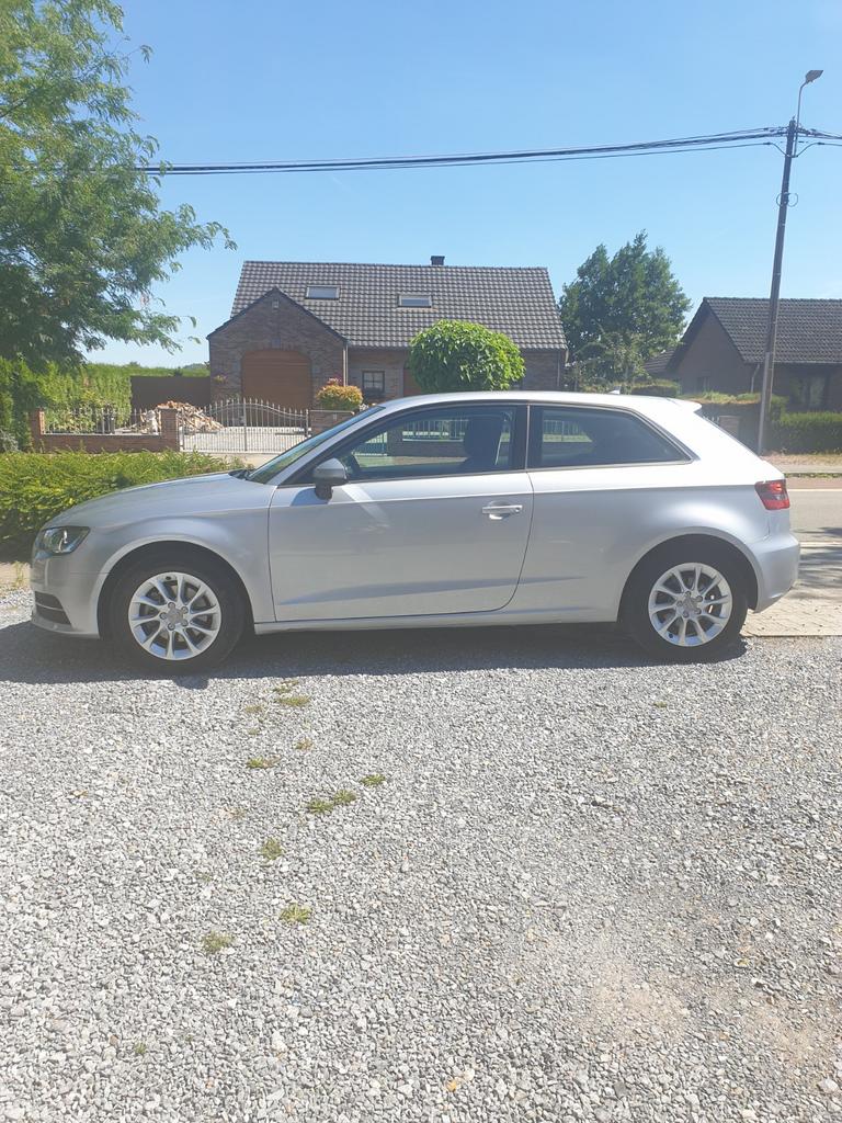 AUDI A3 1.6TDI EURO 6 119.000kms!!!, Auto's, Voorwielaandrijving, 4 cilinders, 1600 cc, Leder