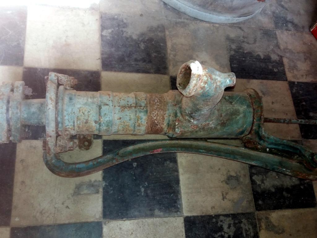 trois vieilles pompes en fonte, Enlèvement, Utilisé