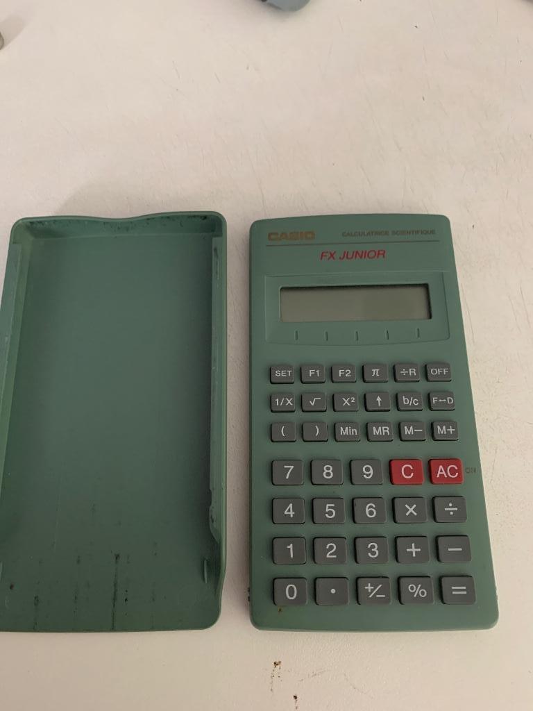 Rekenmachine casio FX junior, Enlèvement