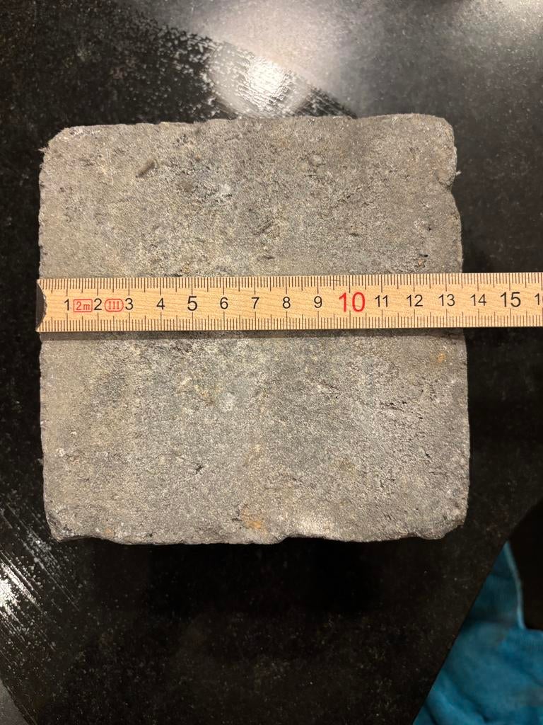 330 stuks - Klinkers grijs 14x14x3,5, Enlèvement, Comme neuf, Briques