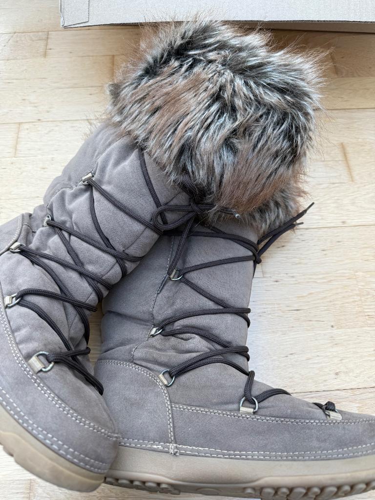 Sneeuwlaarzen bruin nieuw maat 40 dames hoog model, Vêtements | Femmes, Chaussures, Neuf, Enlèvement ou Envoi, Brun, Bottes de neige