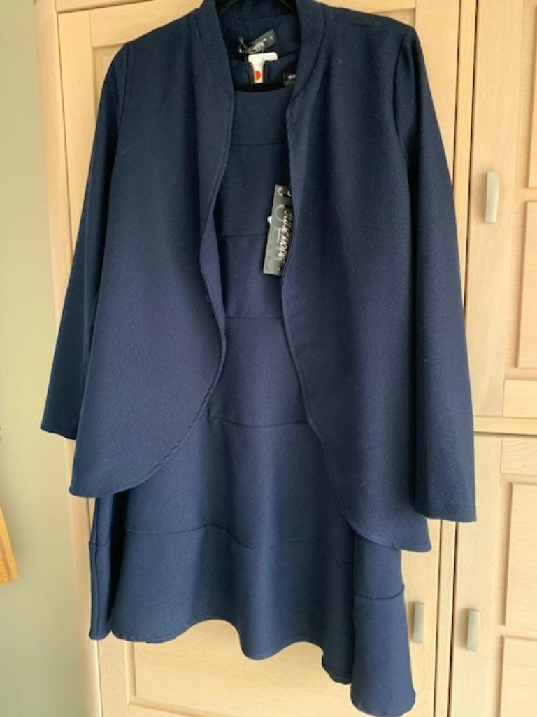 Dameskleed met jasje -  nieuw, Neuf, Taille 38/40 (M), Enlèvement ou Envoi, Julie mode