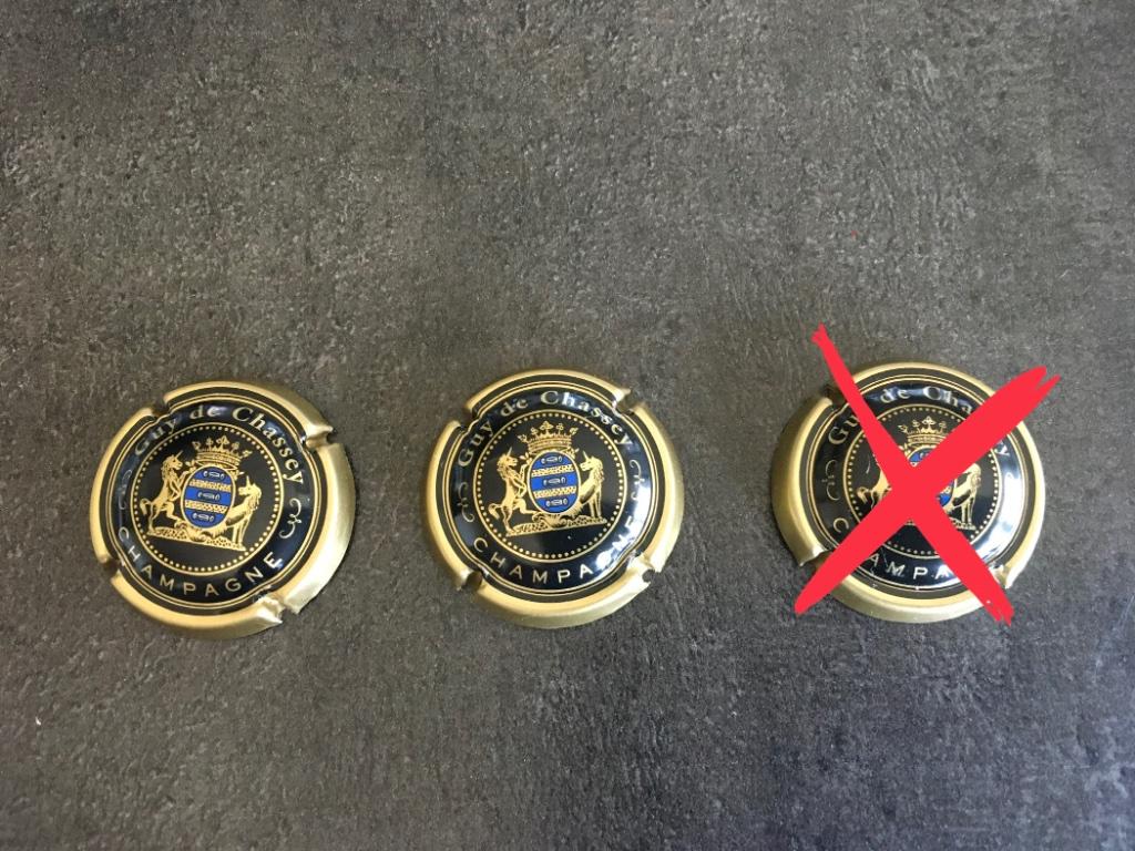 2 Champagnecapsules Guy de Chassey - Louvois, Verzamelen, Ophalen of Verzenden