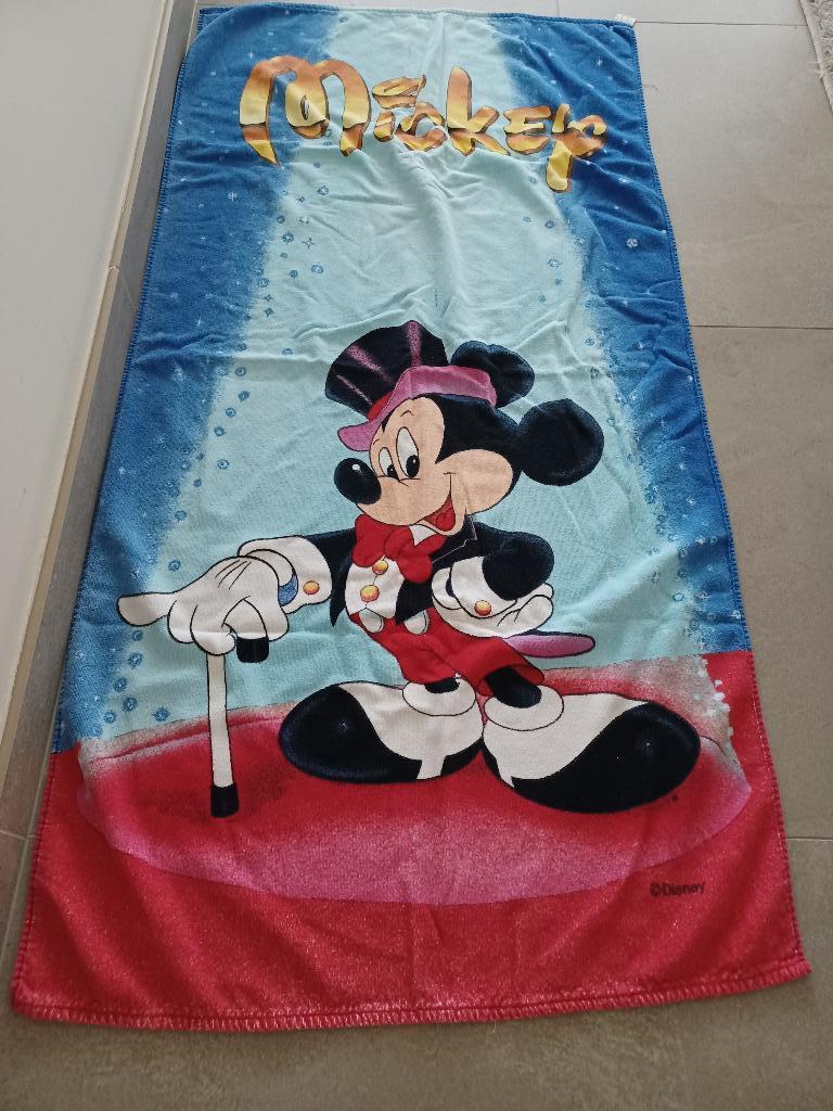 badhanddoek disney ( 2 ), Huis en Inrichting, Badkamer | Badtextiel en Accessoires, Ophalen of Verzenden, Handdoek