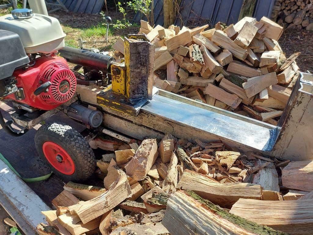 houtkliever huren 22 ton met urenteller, Ophalen, Benzine