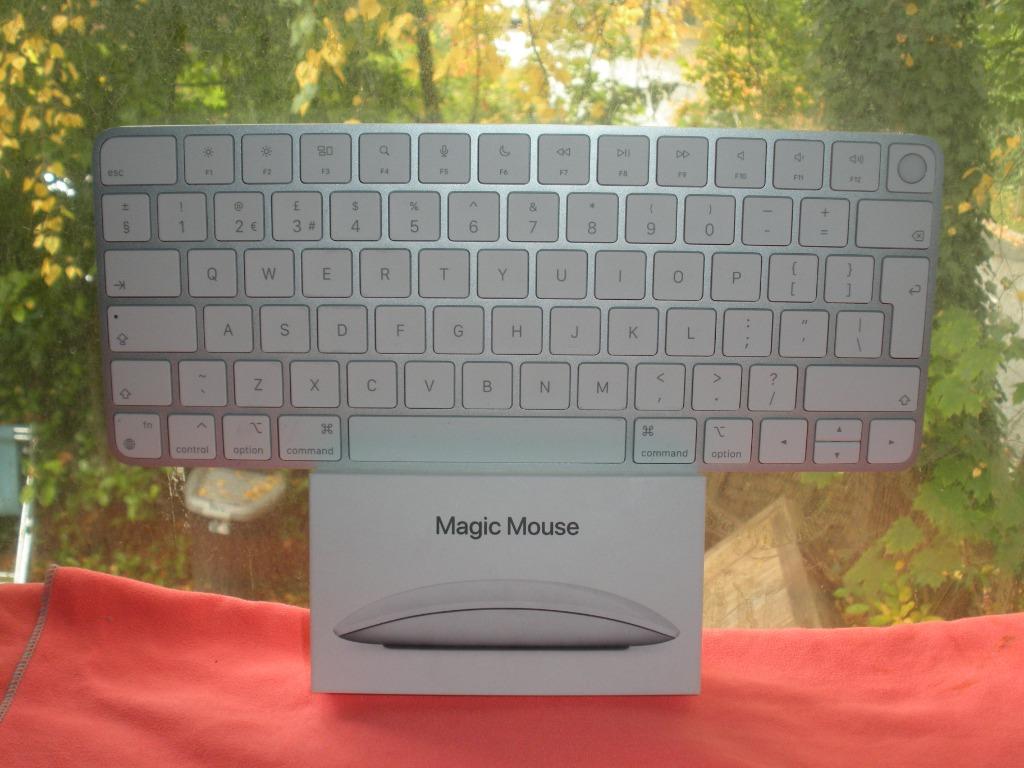 APPLE Clavier Magic Avec TouchID QWERTY /Souris Multi-Tactil, Elektronische apparatuur, Overige elektronische apparatuur, Nieuw