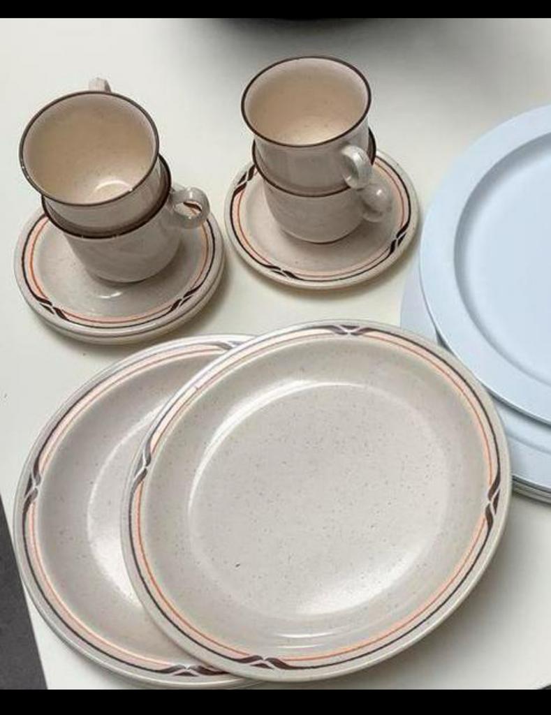 Servies ..borden en tasjes in sterk pvc, Caravans en Kamperen, Ophalen