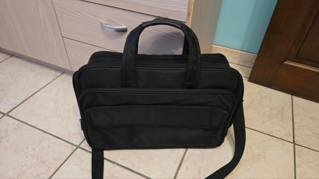 Sac pour ordinateur portable/ laptop, Informatique & Logiciels, Enlèvement ou Envoi, Comme neuf