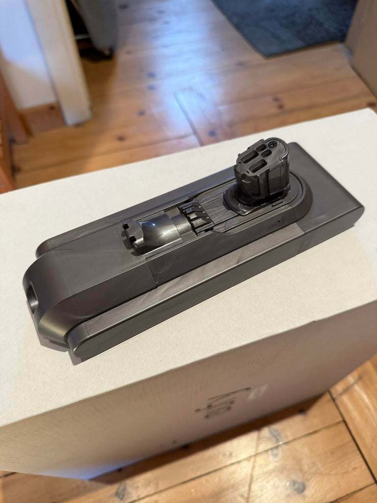 Dyson batterie Gen5 proche du neuf utilisée à peine 5 fois, Enlèvement ou Envoi, Comme neuf, Rechargeable