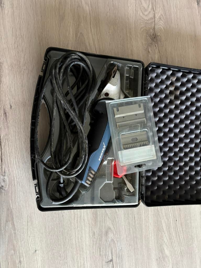 Nettoyant pour machine à raser, Enlèvement, Comme neuf