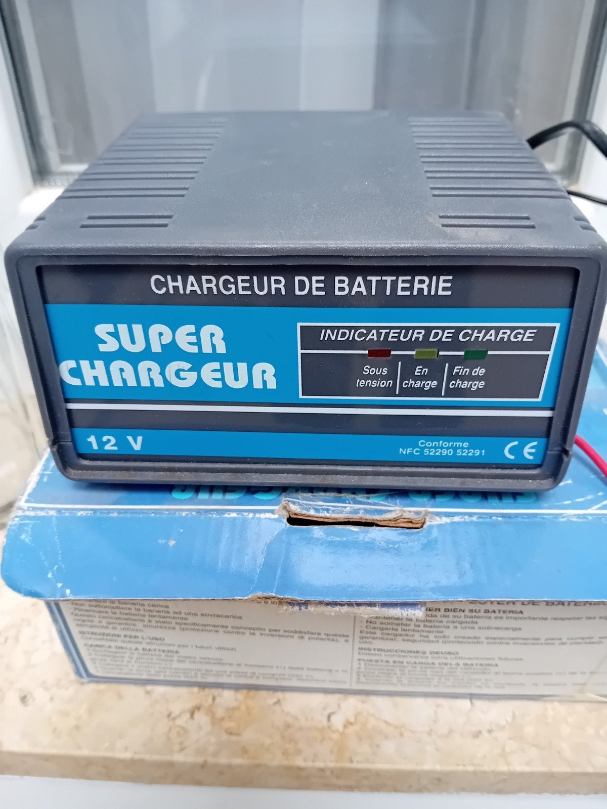 12 volt acculader, Auto-onderdelen, Accu's en Toebehoren
