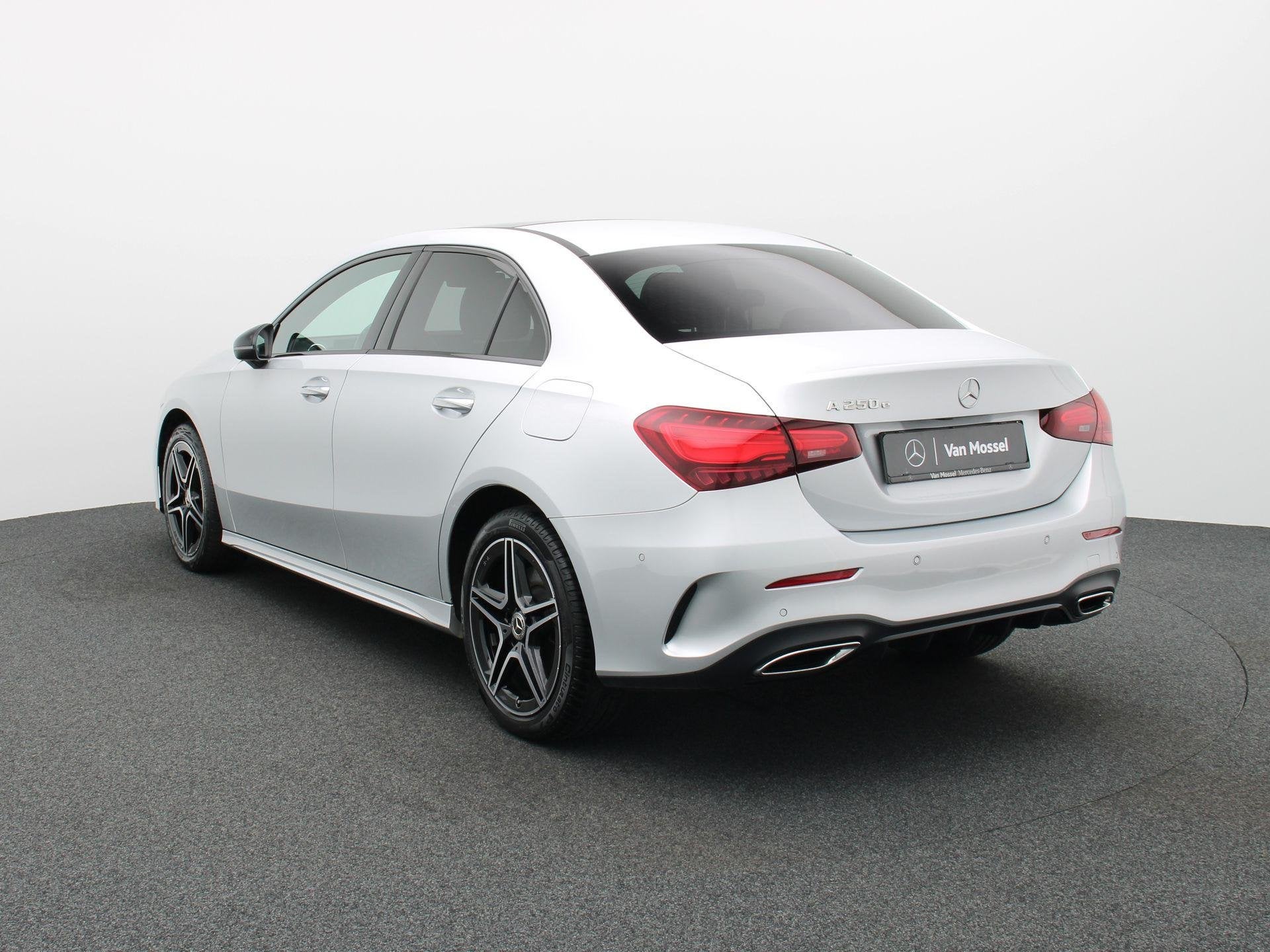 Mercedes-Benz A-Klasse 250 e AMG Line Berline + CARPLAY + PA, Autos, Achat, 16 kWh, 120 kW, Automatique