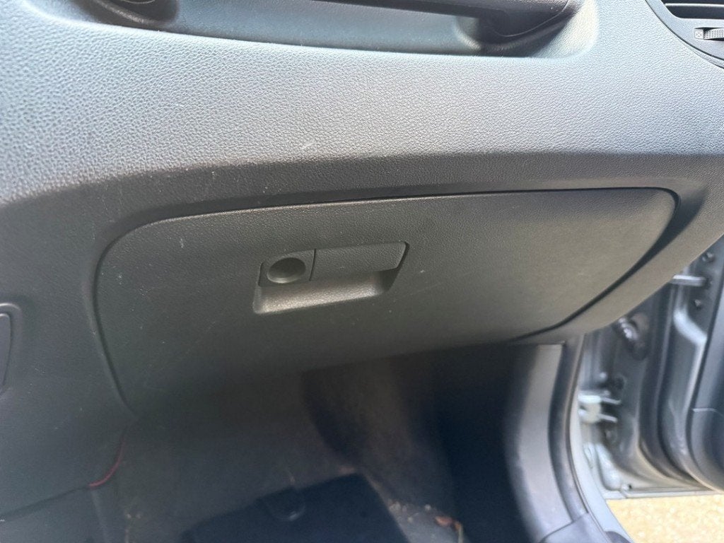 COMPARTIMENT A GANTS Kia Sportage (JE) (01-2004/12-2010), Kia, Info@kia.de, Utilisé, Theodor-Heuss-Allee 11
60486  Frankfurt am Main, DE