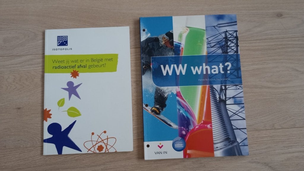 2 manuels : chimie et physique, Livres, Enlèvement, Utilisé, Autres matières