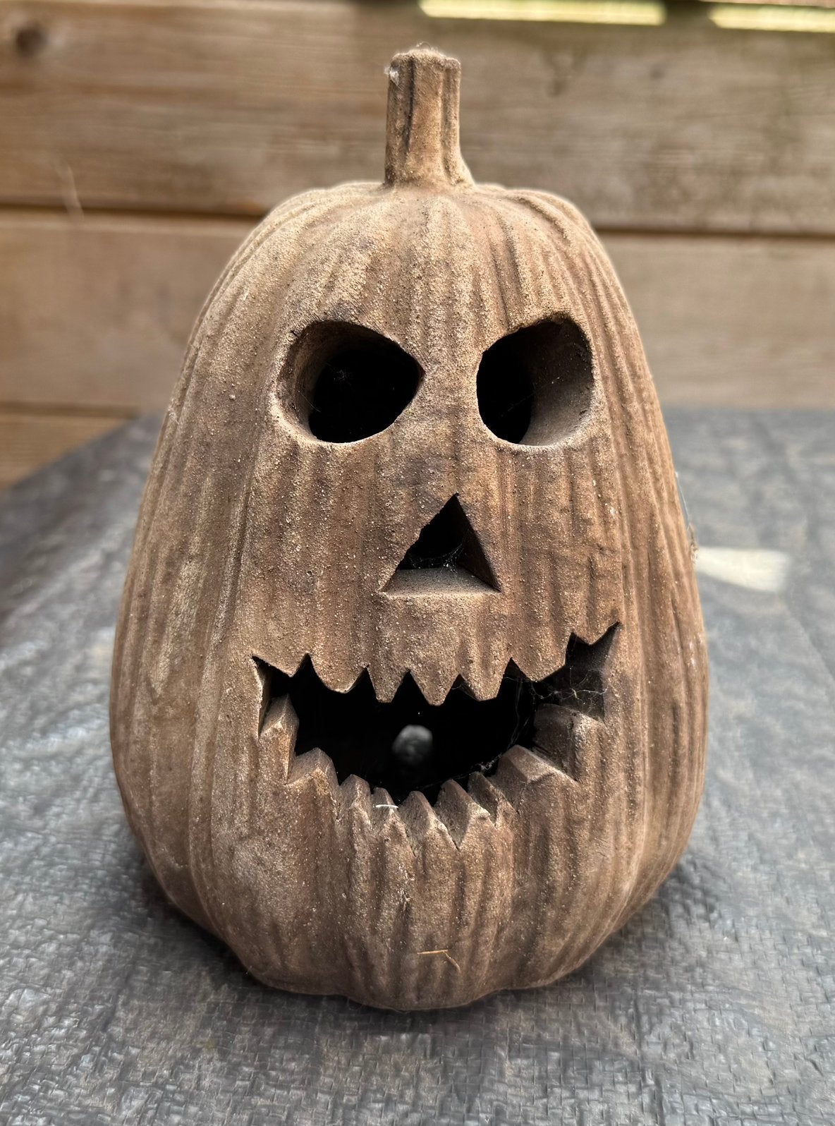 Halloween terracotta beeld vorstvrij, Ophalen, Zo goed als nieuw