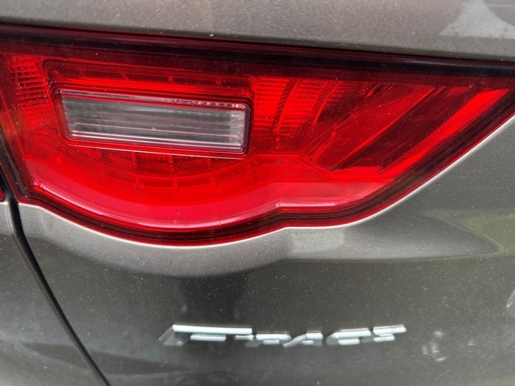 ACHTERLICHT LINKS Jaguar F-Pace (01-2015/12-2025), Campus Kronberg 7
61476  Kronberg im Taunus, DE, Gebruikt, Jaguar, Jaguar Land Rover Deutschland GmbH