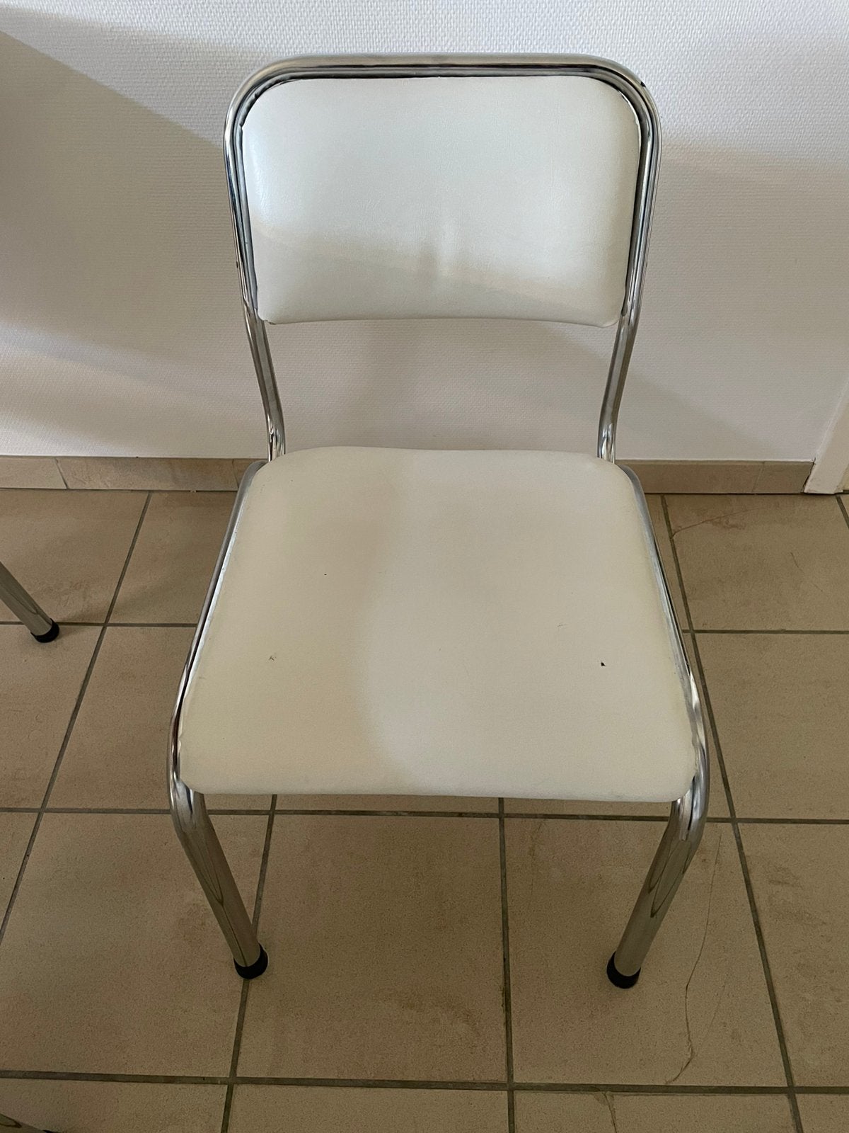 Vintage chromen stoel wit kunstleder 4 stuks, Enlèvement, Comme neuf, Blanc