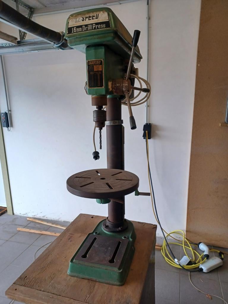 Kolom boormachine  met onderkast, Ophalen, Boormachine