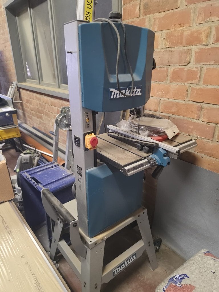Makita lintzaag LB1200F, Doe-het-zelf en Bouw, Gereedschap | Zaagmachines, Ophalen, Zo goed als nieuw, Lintzaag