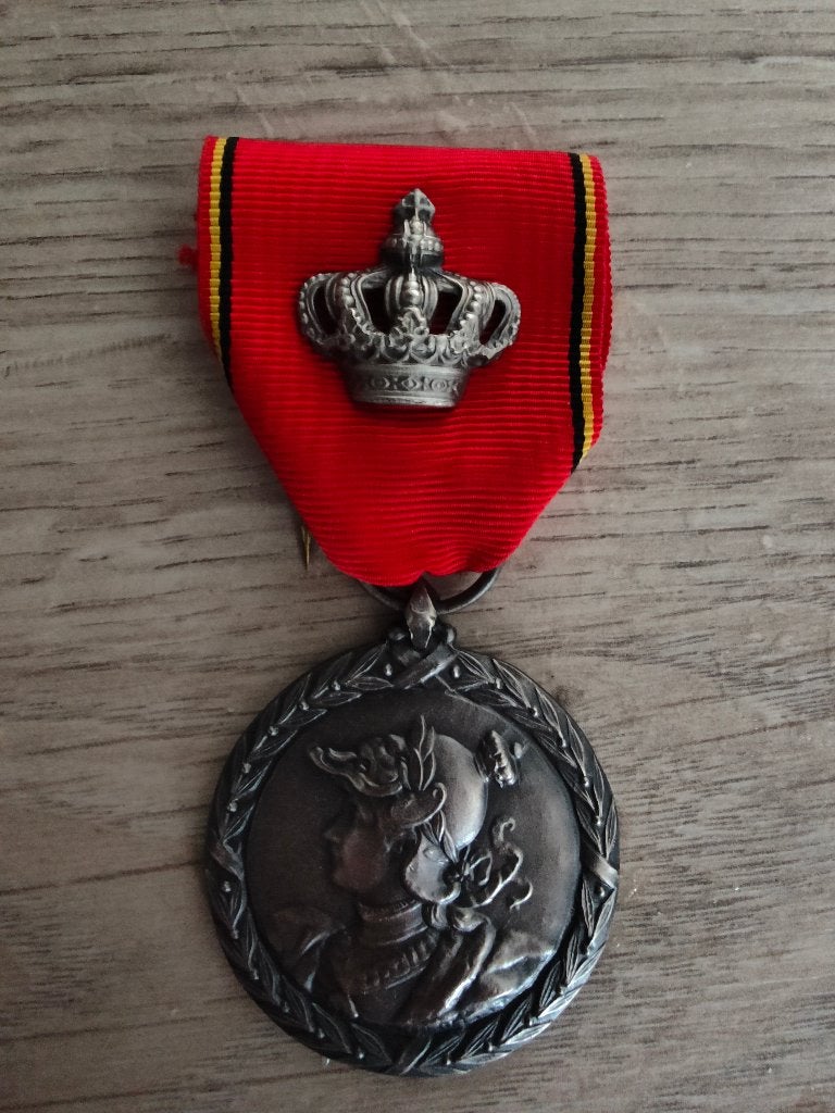 Médaillés La Belgique Couronnée, Collections, Objets militaires | Général, Enlèvement ou Envoi