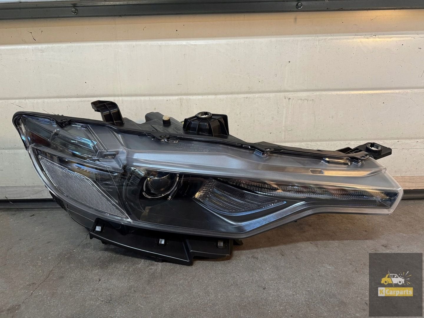 670034638, Maserati Levante bi xenonlamp rechts Torsie 67003, Viale Ciro Menotti 322
41121  Modena, IT, Maserati, Gebruikt, Maserati S.p.A.