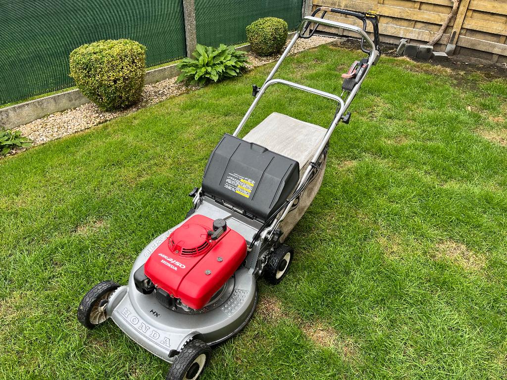 Grasmaaier honda hr 2150 hydrostatic zelftrekker 5.5pk, Honda, Tondeuse rotative, Tondeuses à gazon à essence, Utilisé
