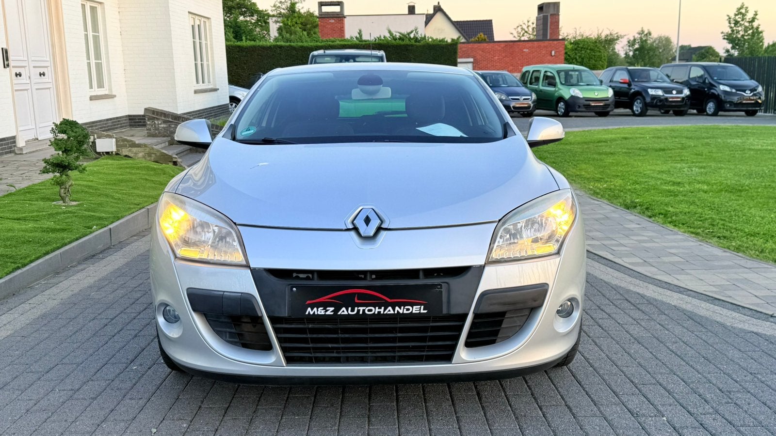 Renault Megane Coupe *** 28.000 KM *** BENZINE * 1 ste eig *, Autos, Renault, Argent ou Gris, Entreprise, 5 places, 81 kW