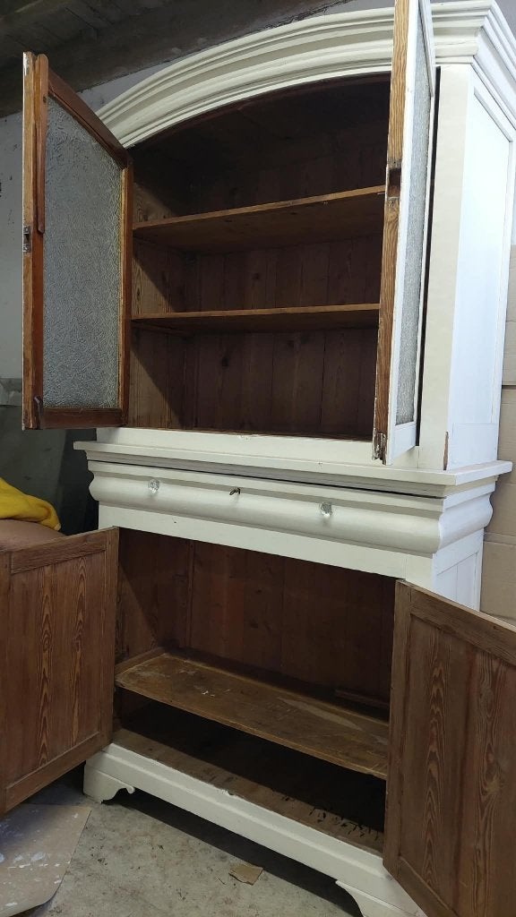 Witte kast, Ophalen