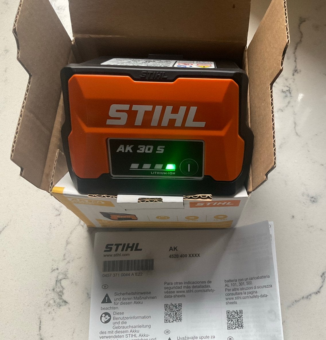 Stihl Ak 30 S Neuf dans sa boîte, Jardin & Terrasse, Outils à main, Neuf, Enlèvement ou Envoi