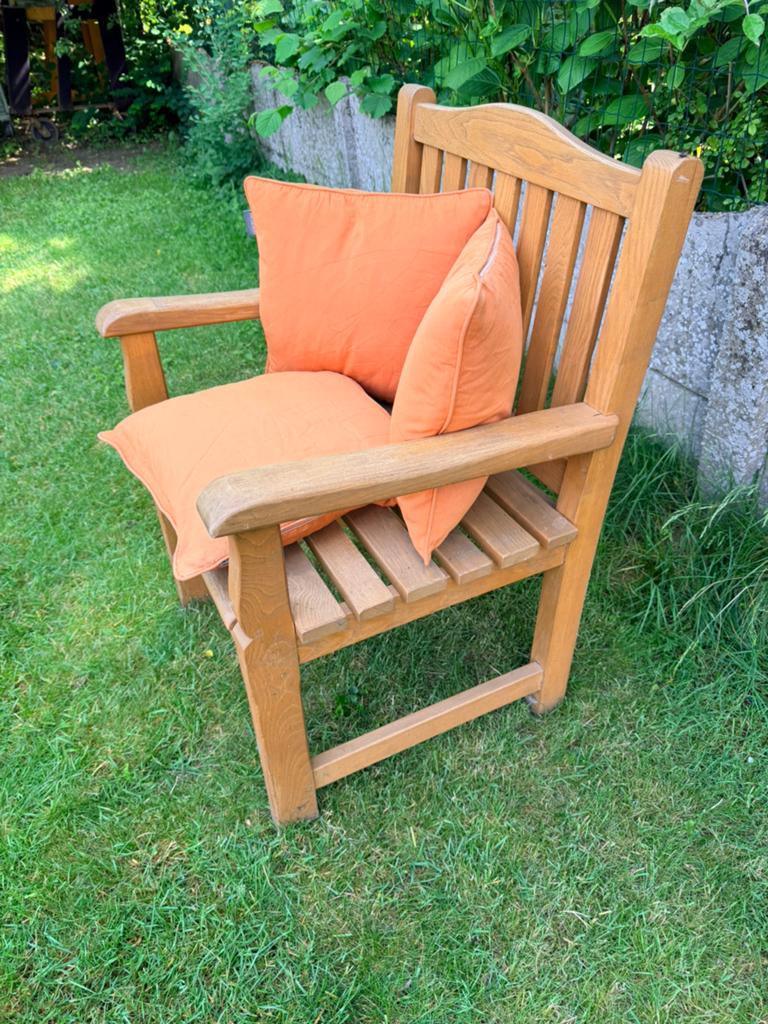 Stevige stoel met gratis kussens, Tuin en Terras, Ophalen, Hout, Stoel