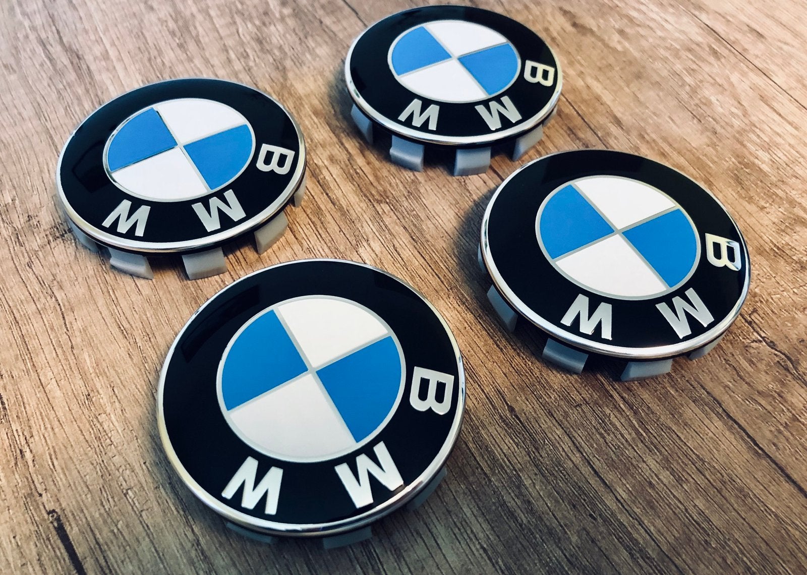 4 Caches/Centres BMW ,bleu/blanc , diamètre 56mm ou 68mm, Enlèvement ou Envoi, Neuf, BMW