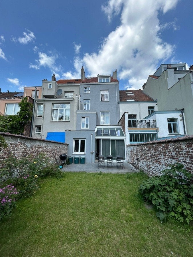 𝗥𝗢𝗢𝗠 IN 𝗗𝗔𝗜𝗟𝗟𝗬 𝗪𝗜𝗧𝗛 𝗧𝗢𝗜𝗟𝗘𝗧, Immo, Maison de coin, SCHAARBEEK